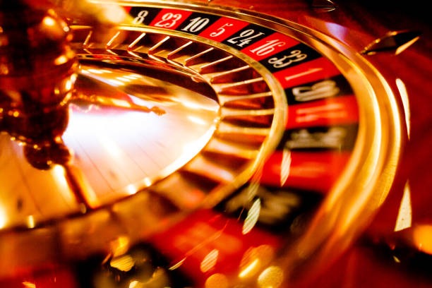 Free spin bonus feature triggered with multiplier symbols highlighted